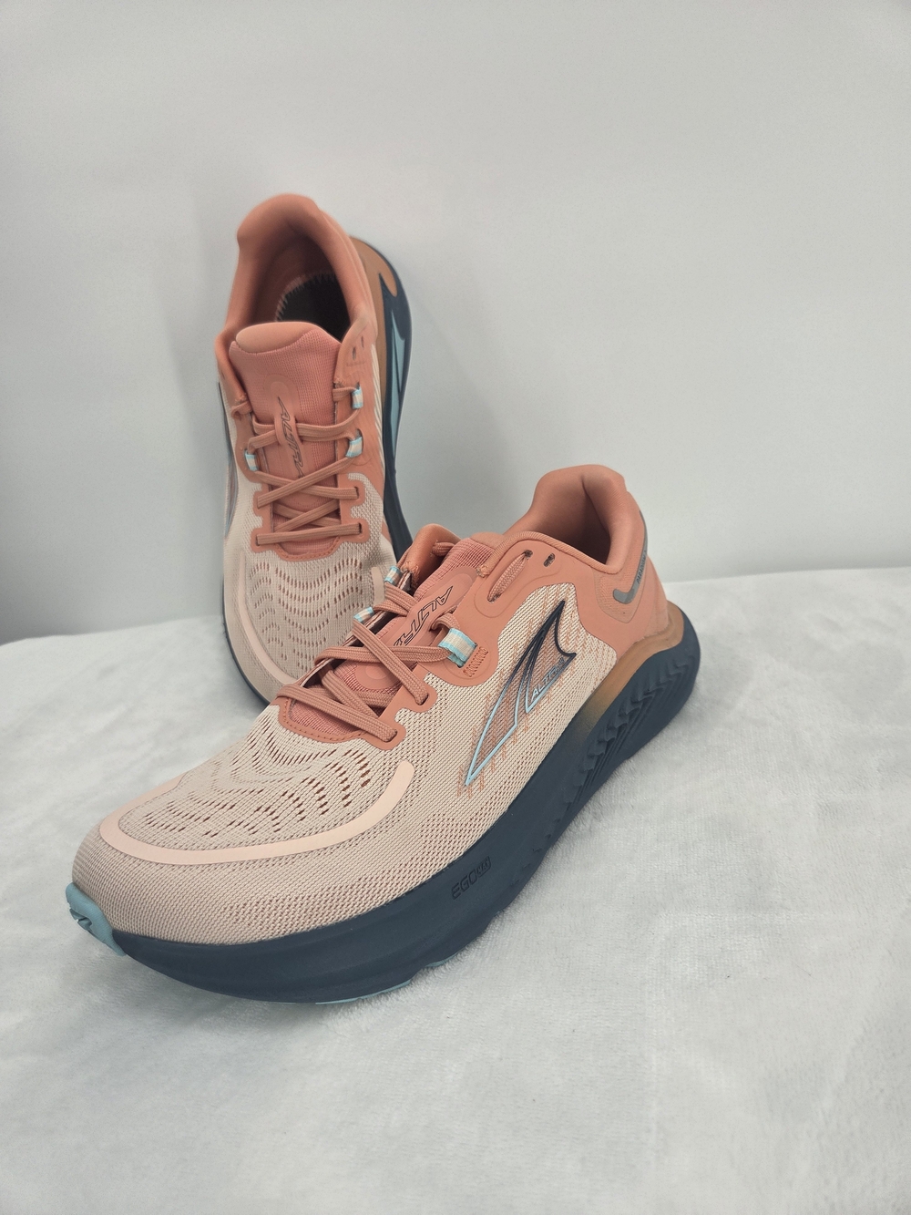 Altra Paradigm 7 Women's US 9 Coral Running Shoes Zero Drop